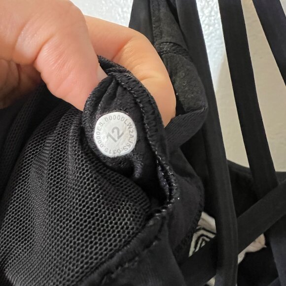 Lululemon Sports Bra (12) - Picture 4 of 4